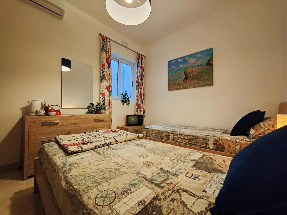 Your Room, Your Apartment, Your Shared Pool Marsalforn المظهر الخارجي الصورة