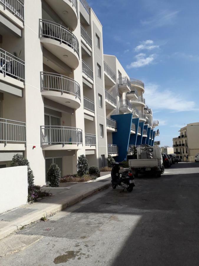 Your Room, Your Apartment, Your Shared Pool Marsalforn المظهر الخارجي الصورة